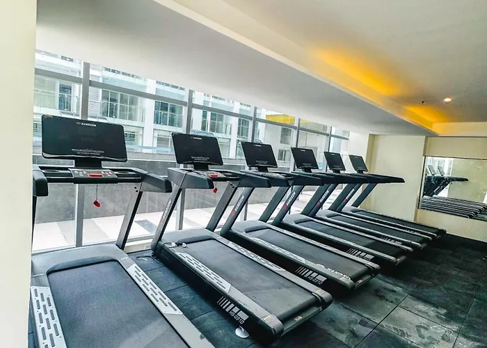 Spacious Elegant Near Of Dreams, Airport, Moa, Okada, Ayala Malls, And Solaire Casino With Free 5 Pool Access *