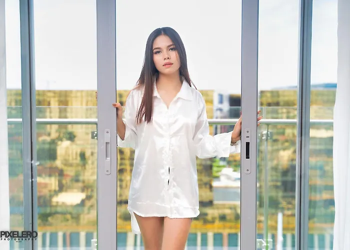 Spacious Elegant Near Of Dreams, Airport, Moa, Okada, Ayala Malls, And Solaire Casino With Free 5 Pool Access マニラ市