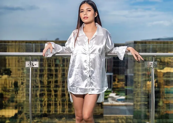アパート Spacious Elegant Near Of Dreams, Airport, Moa, Okada, Ayala Malls, And Solaire Casino With Free 5 Pool Access *