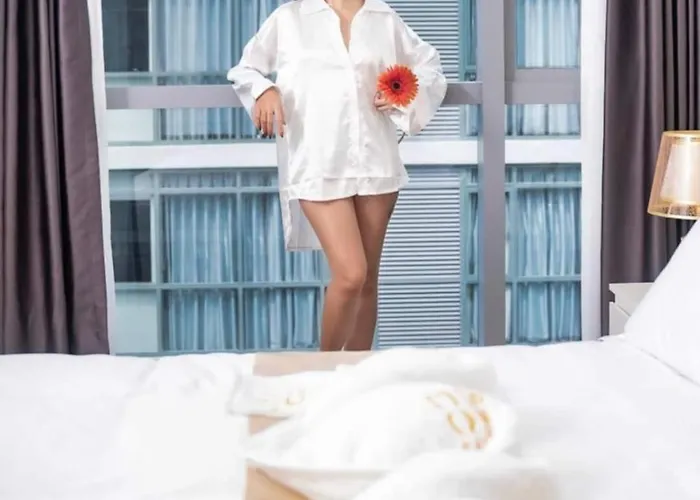 Spacious Elegant Near Of Dreams, Airport, Moa, Okada, Ayala Malls, And Solaire Casino With Free 5 Pool Access アパート マニラ市