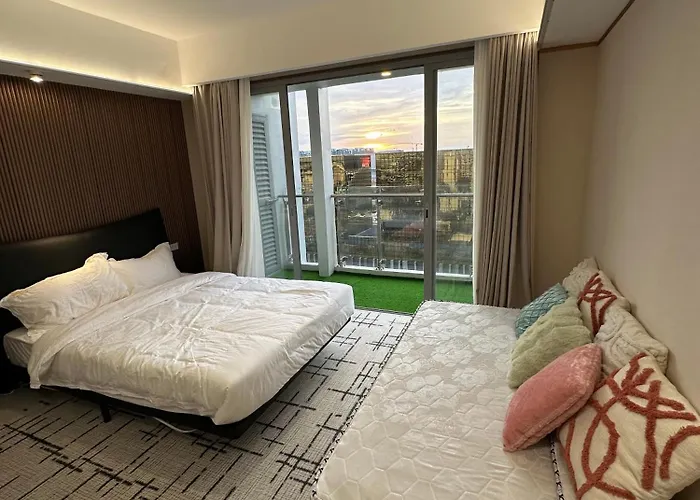 アパート Spacious Elegant Near Of Dreams, Airport, Moa, Okada, Ayala Malls, And Solaire Casino With Free 5 Pool Access *