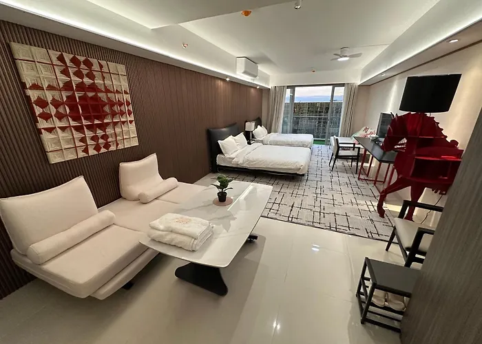 Spacious Elegant Near Of Dreams, Airport, Moa, Okada, Ayala Malls, And Solaire Casino With Free 5 Pool Access アパート