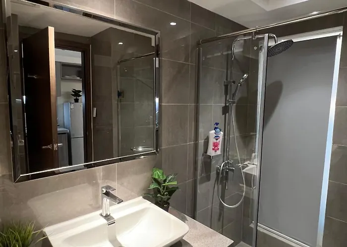 アパート Spacious Elegant Near Of Dreams, Airport, Moa, Okada, Ayala Malls, And Solaire Casino With Free 5 Pool Access *